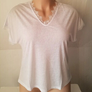 NWT Belinda women's  tops  white color size L